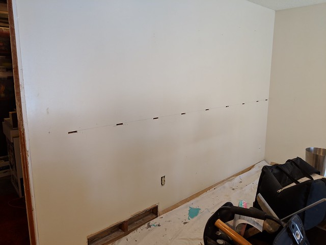 Slots for the floating bar brackets