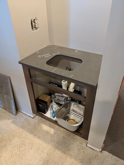 New wetbar quartz goin in