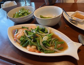 80/35 - Veggies and shellfish. Gimme.