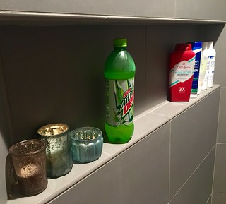 Slammin a dewsk in the shower. #VoteBroox