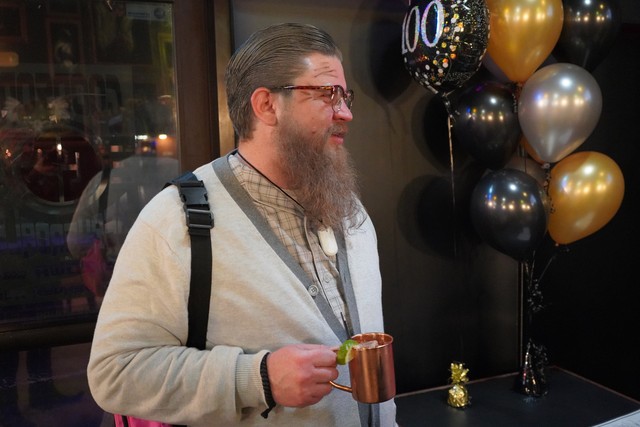 Look at this old man