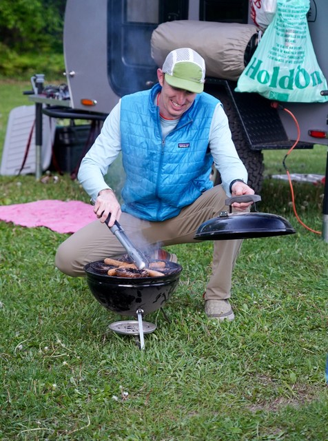 Jason cookin up some weenies