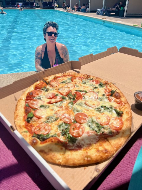 It's a pizza pool partay!