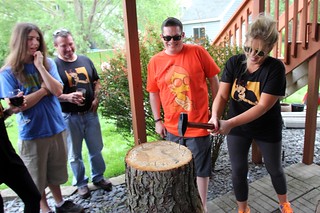 Hammerschlagen - Lindsey tries hammerschlagen