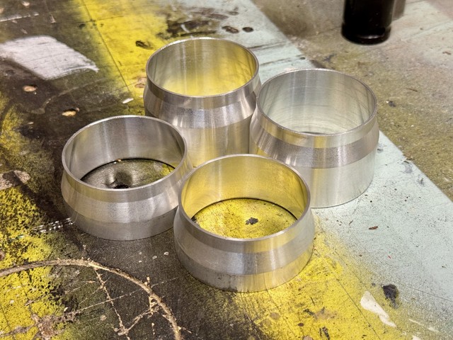 Broncbuster Leveling Perch Collars. 1.5" in the front, and 1" in the rear.