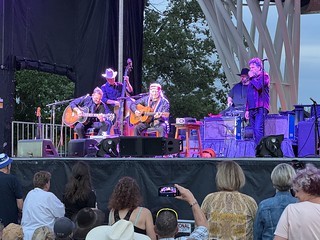 Shows - Willie Nelson and Family