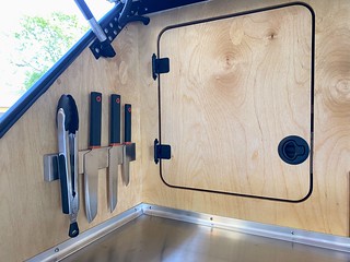 Building - Added a knife/utensil magnet