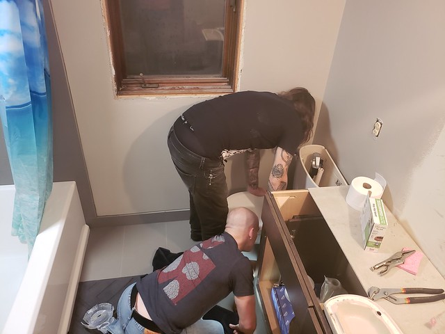 Installin that toilet