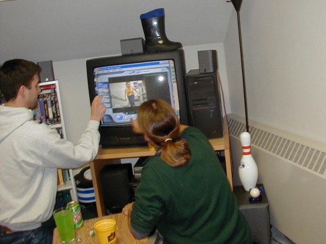 Touch Screen Sanyo Tube TV with Windows Media Player