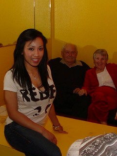 wtf @ the peeps in the background